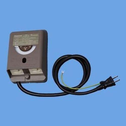 電子EEスイッチ付フル接地防水コンセント(ブラウン)パック商品 <WH5353AKP>